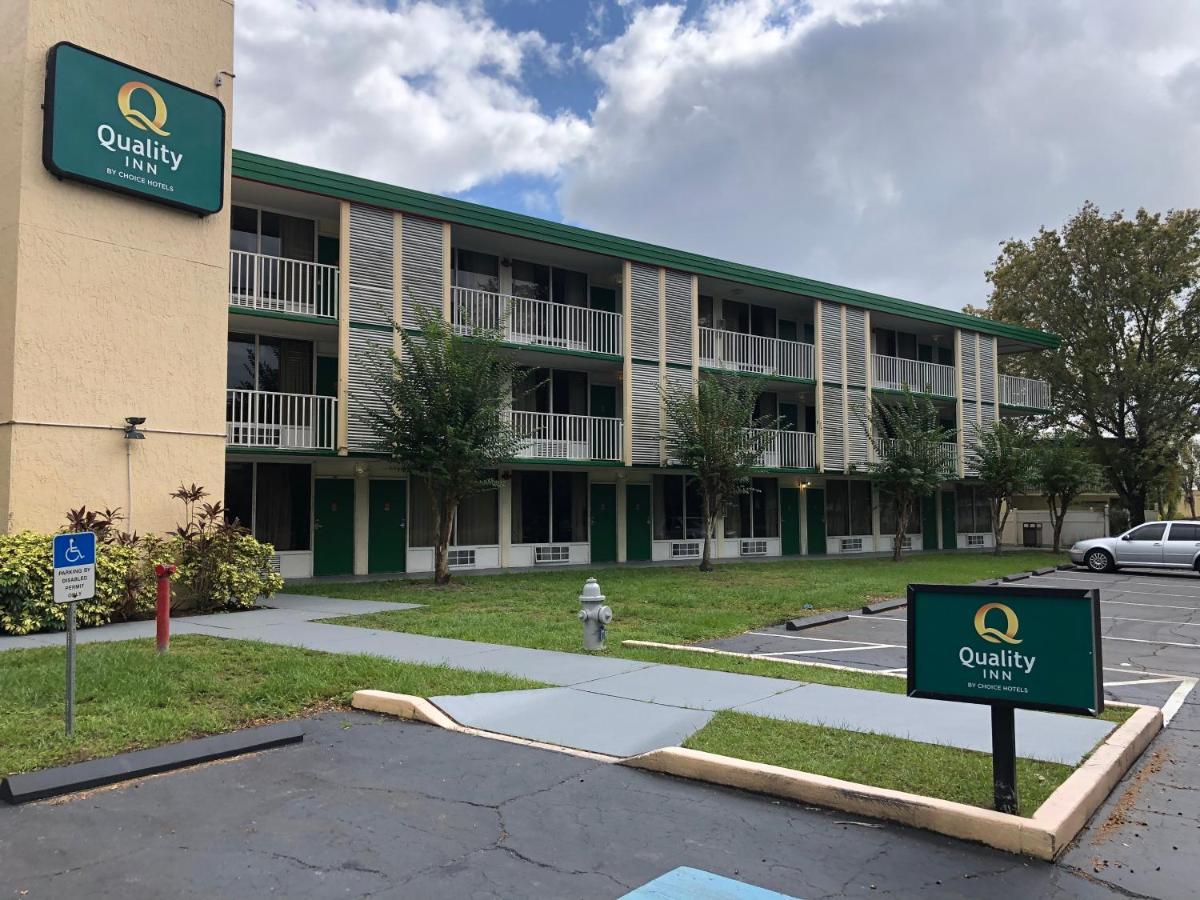 סלבריישן Quality Inn מראה חיצוני תמונה