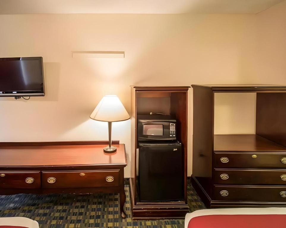 סלבריישן Quality Inn מראה חיצוני תמונה